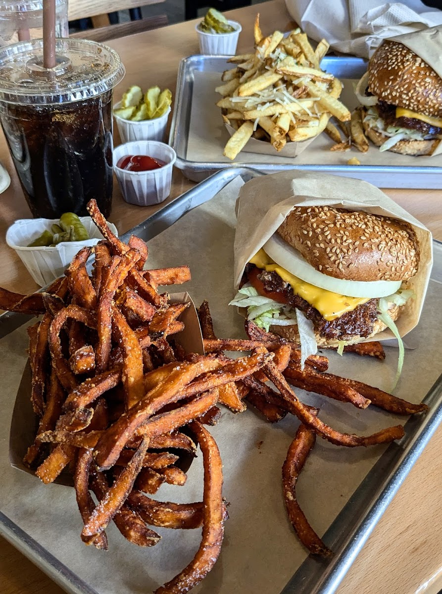 Hi-Way Burger & Fry-3